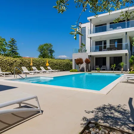 Apartment D. Marine *