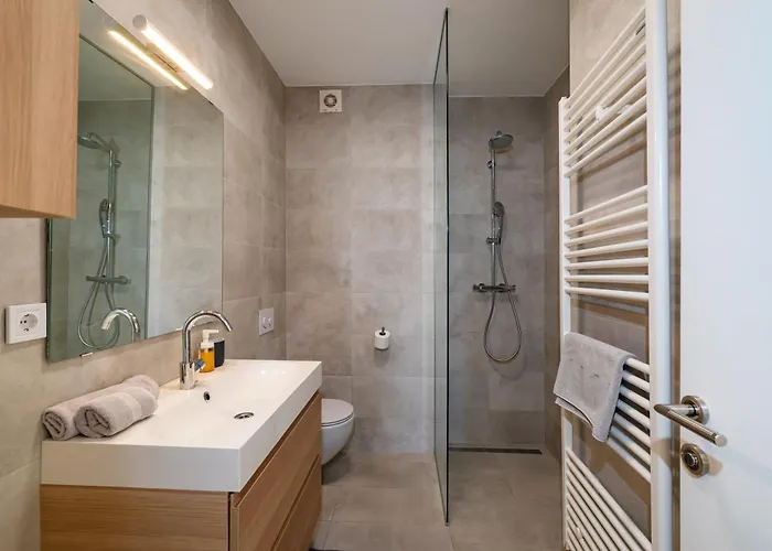 D. Marine Apartman *